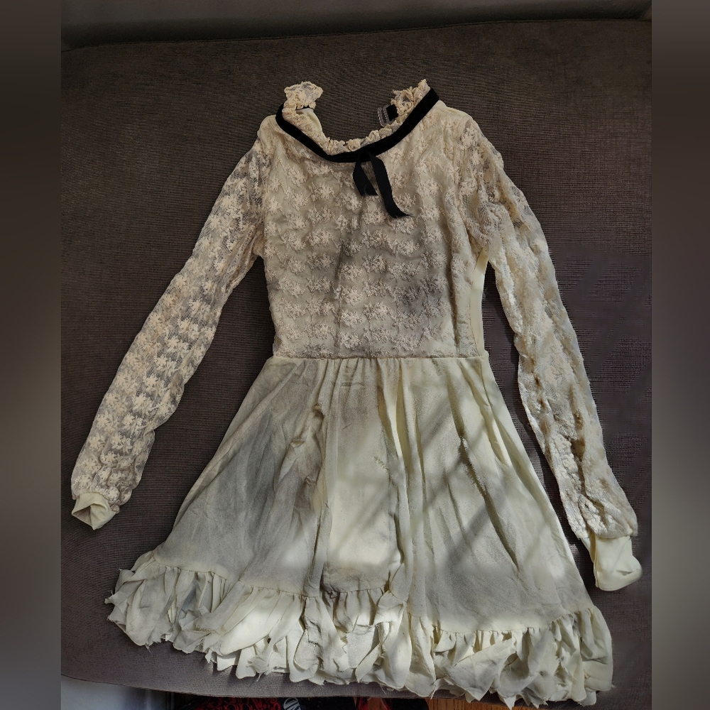Doll/Zoombie Dress Beige with Stain and tears Size Small Adult